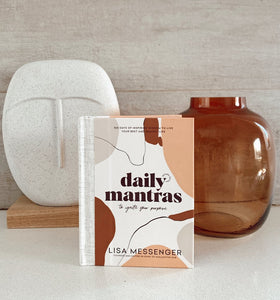 Lisa Messenger Daily Mantras to Ignite Your Purpose Second Edition