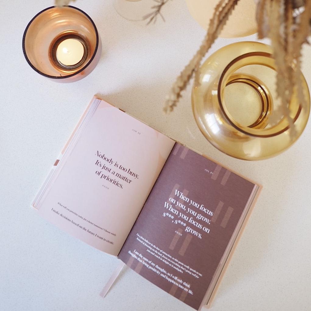 Lisa Messenger Daily Mantras to Ignite Your Purpose Second Edition